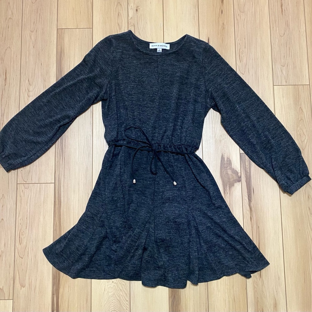 Emma & Michele Long Sleeve Gray Dress Size M EUC